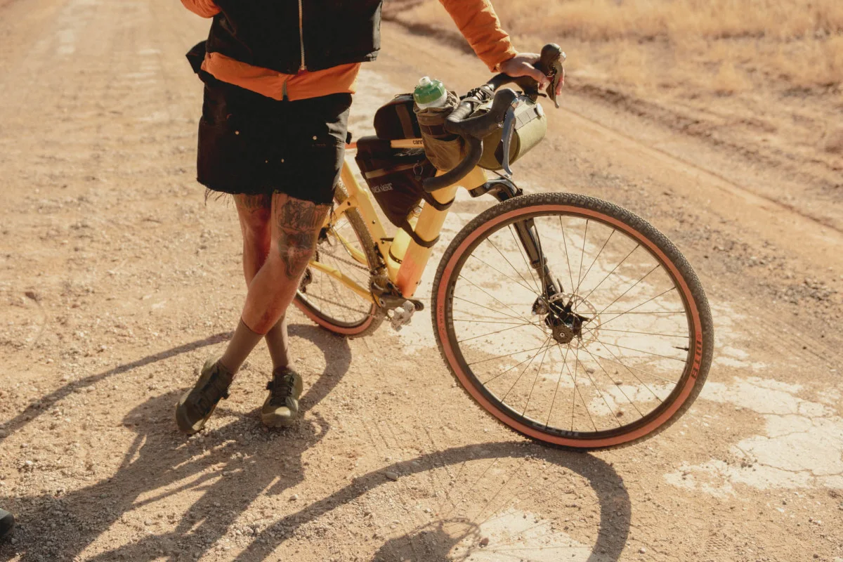 cannondale-topstone-carbon-2022-pose