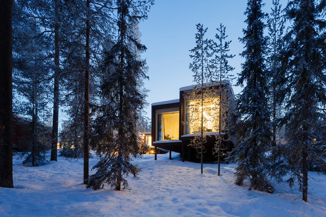 arctic-treehouse-hotel-finland-studio-puisto-dusk
