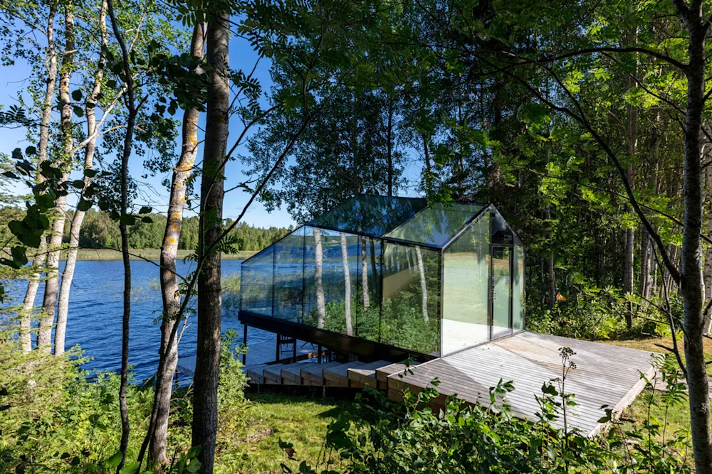 The All-Glass Lucia Smart Cabin in Finland Opens Up to Nature