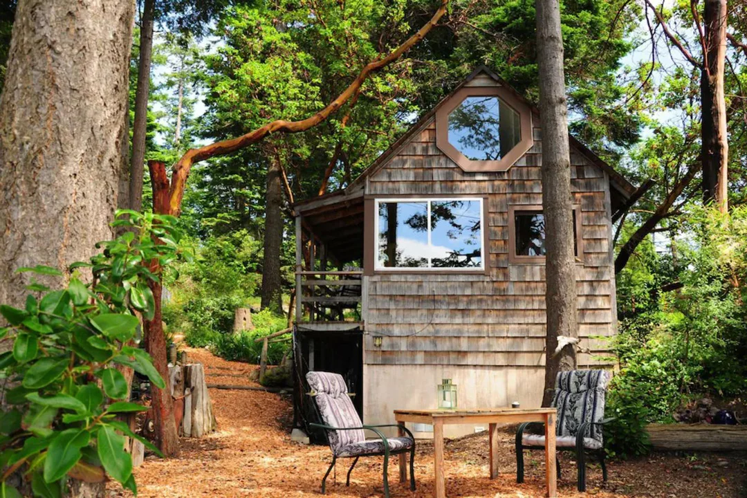 driftwood-cabin-la-conner-washington