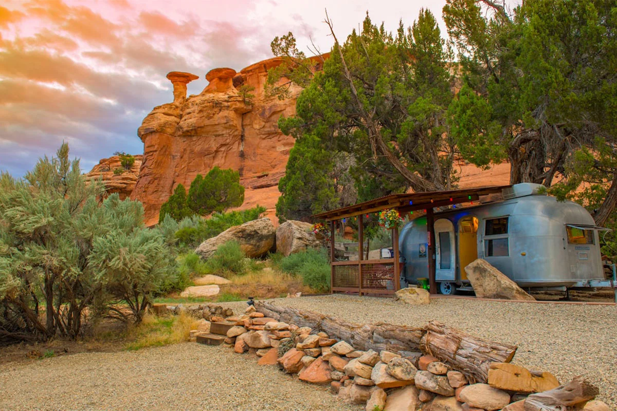 colorado-glamping-list-3-canyon-hideout-bungalow