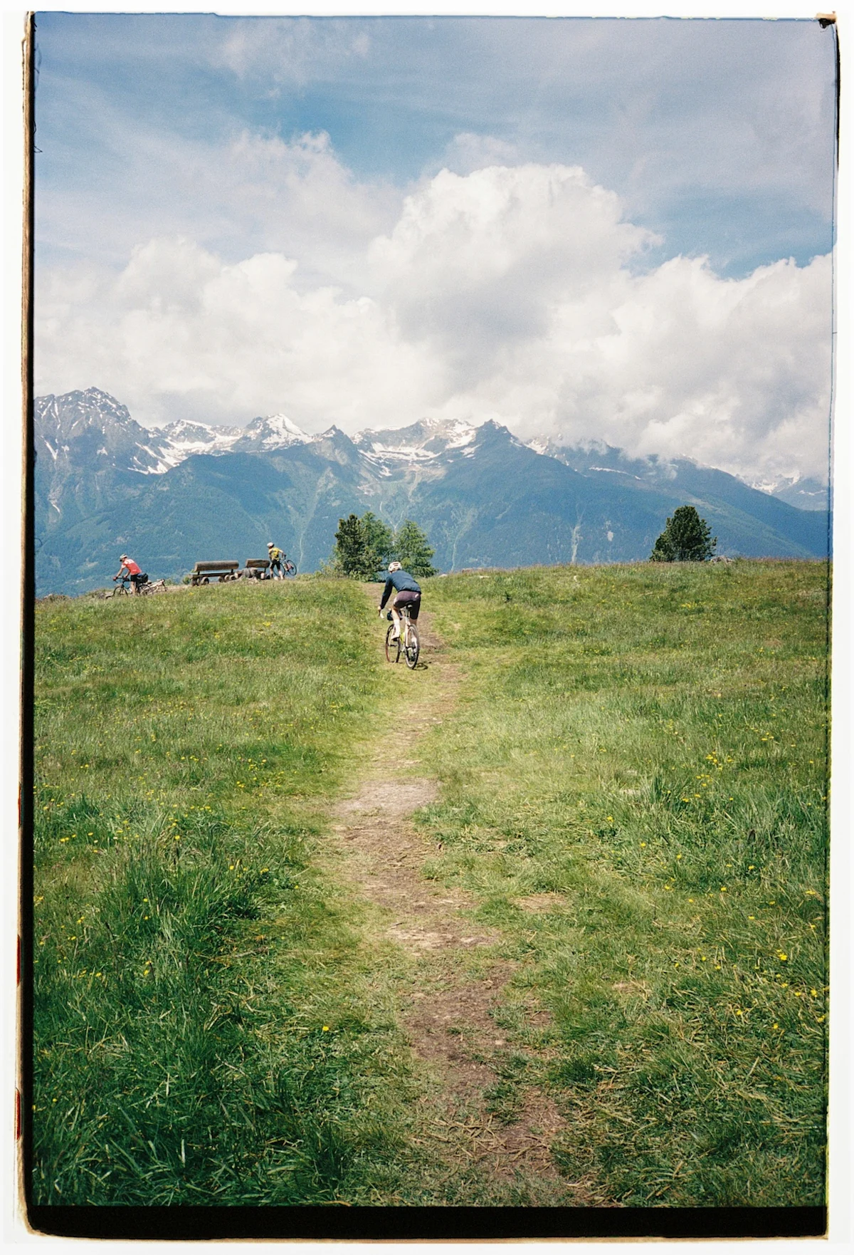 team-dream-bicycling-team-tirano-pop-up-bikes-on-path-vertical