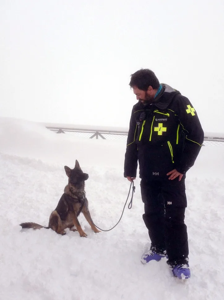 eric-greene-chamonix-ski-patrol-balme-le-tour-with-dog