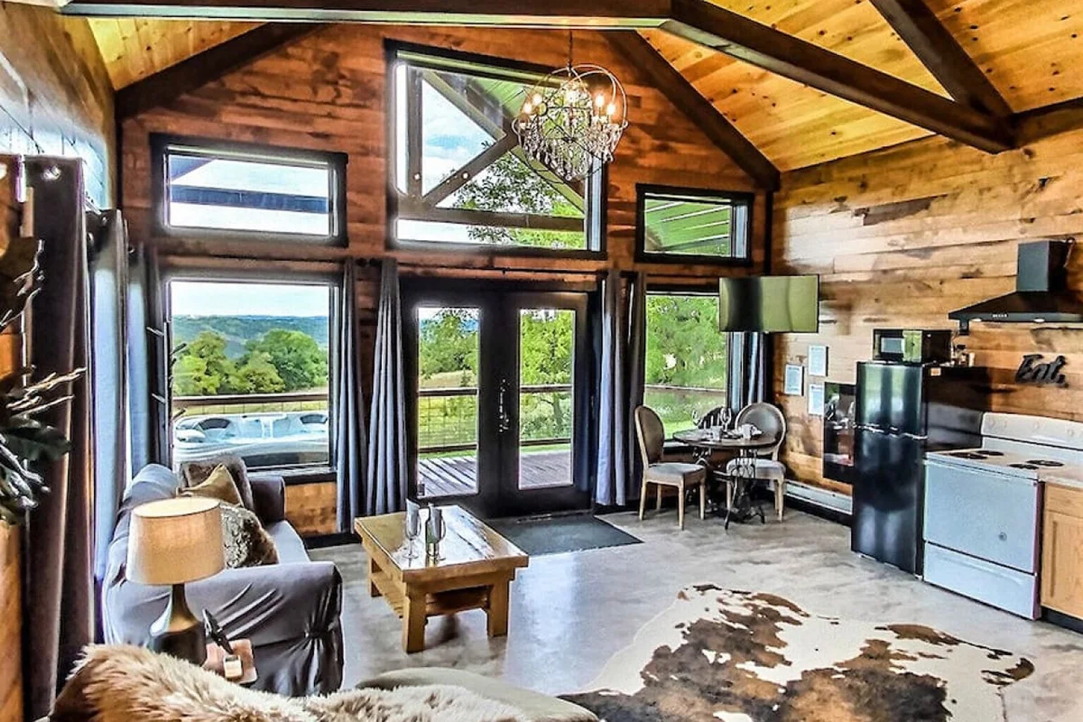 iowa-cabin-rentals-magnolia-cabin-decorah