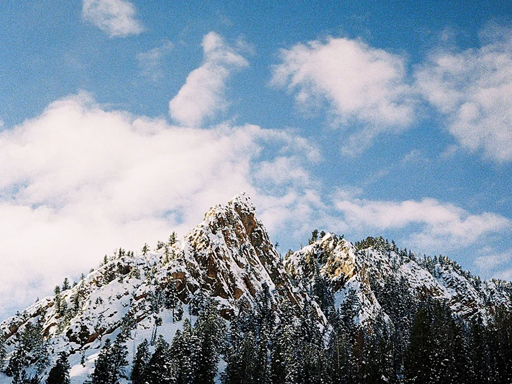 3 Days of Epic Powsurfing Deep in Wyoming's Iconic Backcountry
