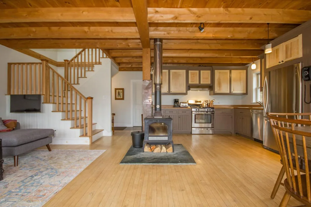 Northern-Vermont-Cabins-Granville-Breadloaf-Cottage-2