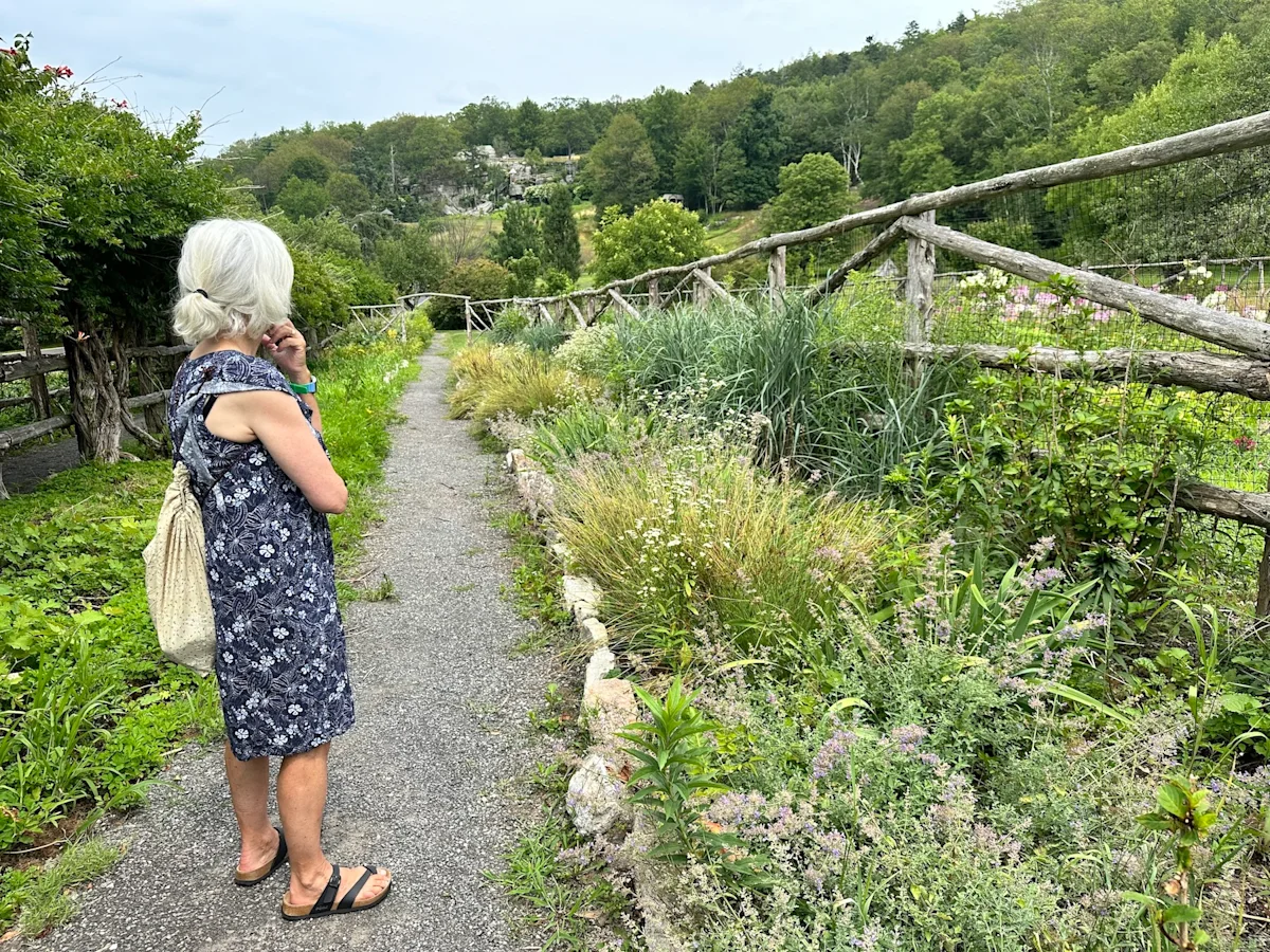 press-trip-appreciation-mom-on-path-side
