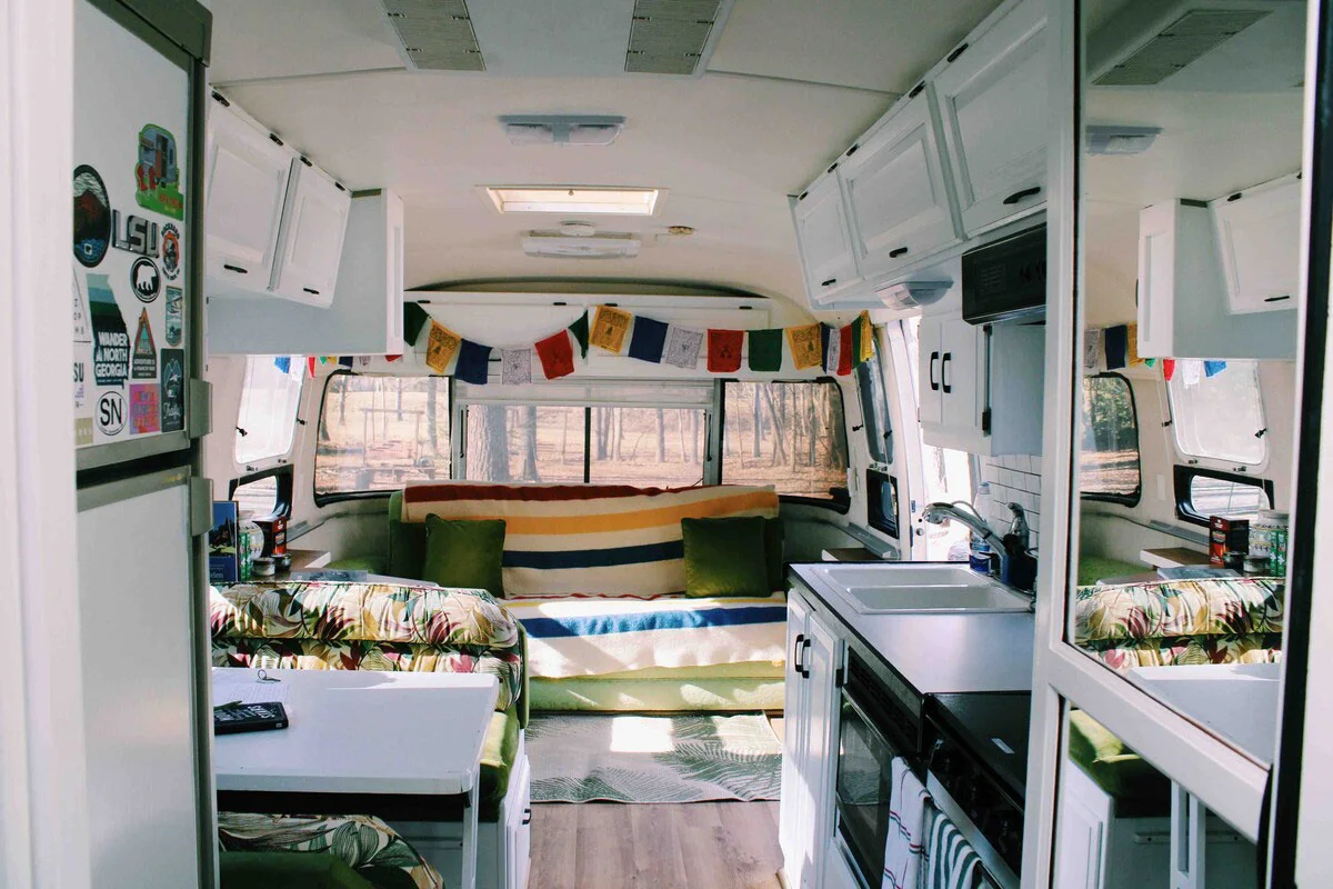 glamping-georgia-the-shiny-home-interior
