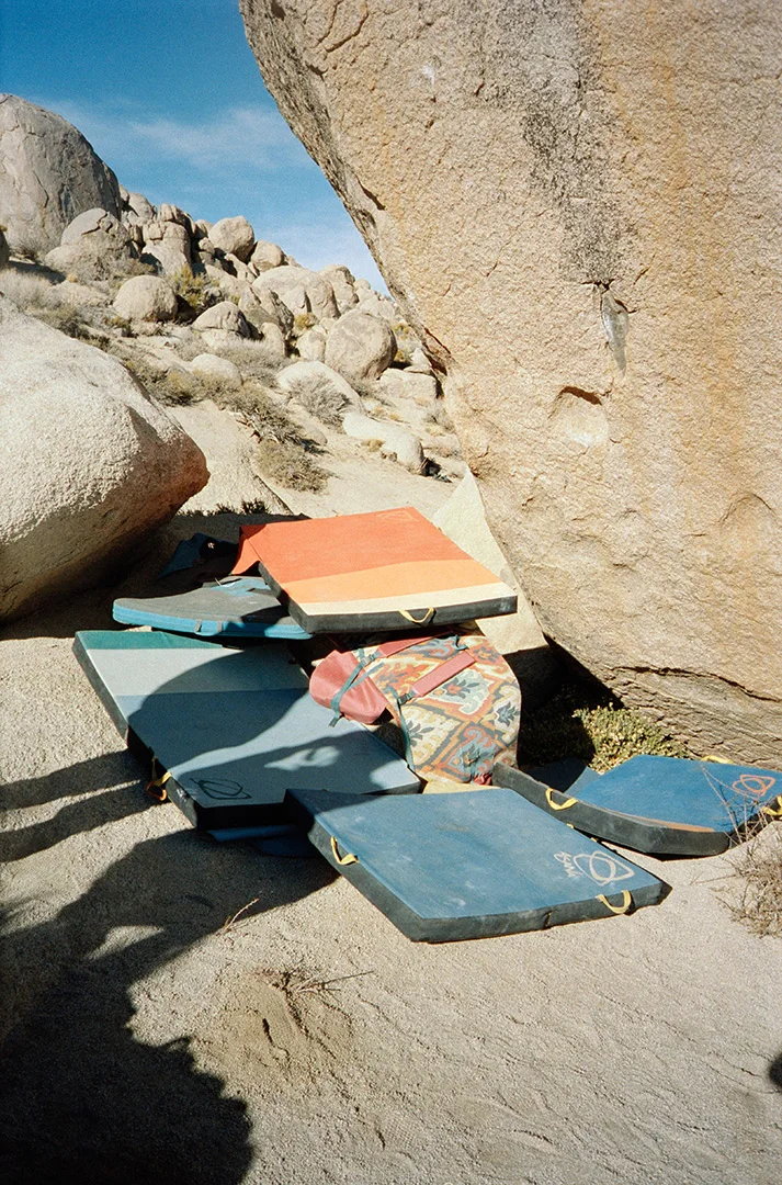 FieldMag-Climbing-Terms-Crash-Pads