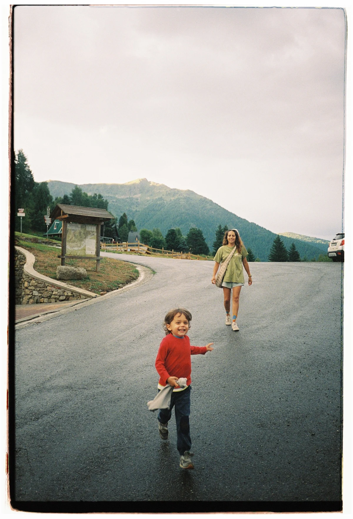 team-dream-bicycling-team-tirano-pop-up-carla-and-benny-vertical