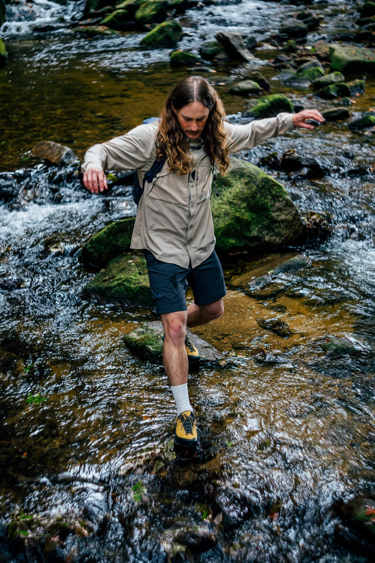 klattermusen-go-feel-wild-stream-outfit