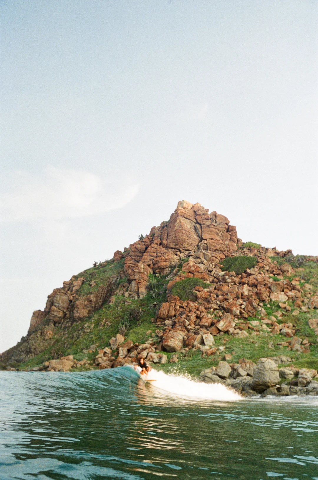 alimo-artist-surfing-ocean-photography