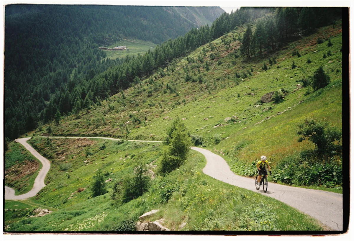 team-dream-bicycling-team-tirano-pop-up-biking-up-climb-green-pastures