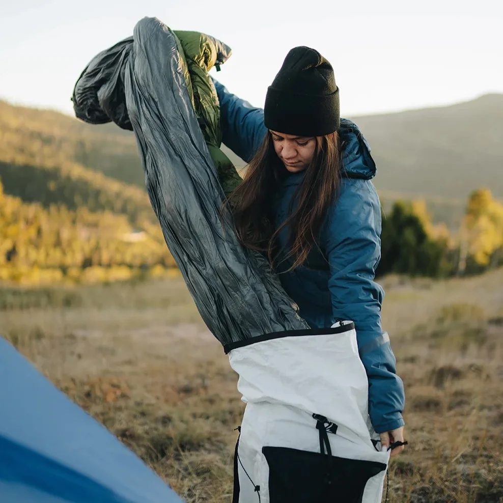 quilt-v-sleeping-bag-outdoor-vitals-quilt-from-pack