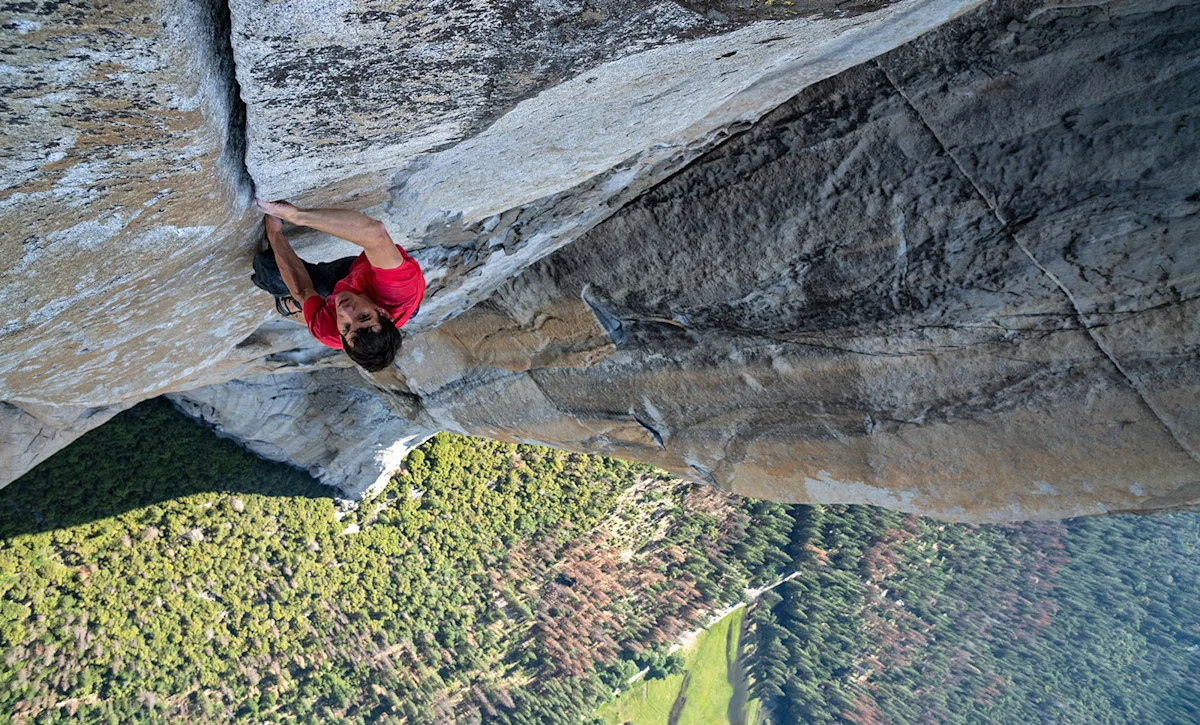 Honnold-Free-Solo-El-Cap-2