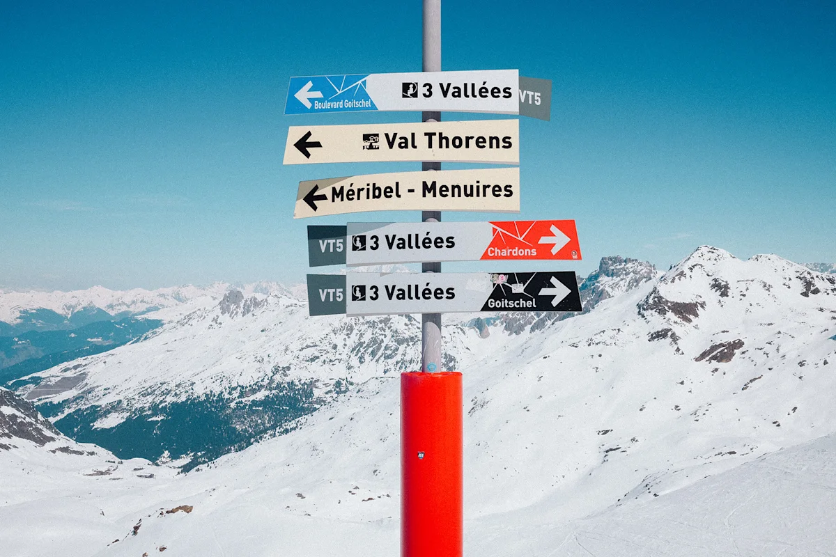 brent-rose-les-3-vallees-sign-hero