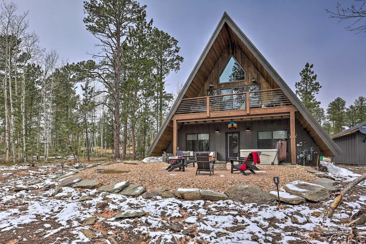 Cabin-Roundup-South-Dakota-Modern-A-Frame