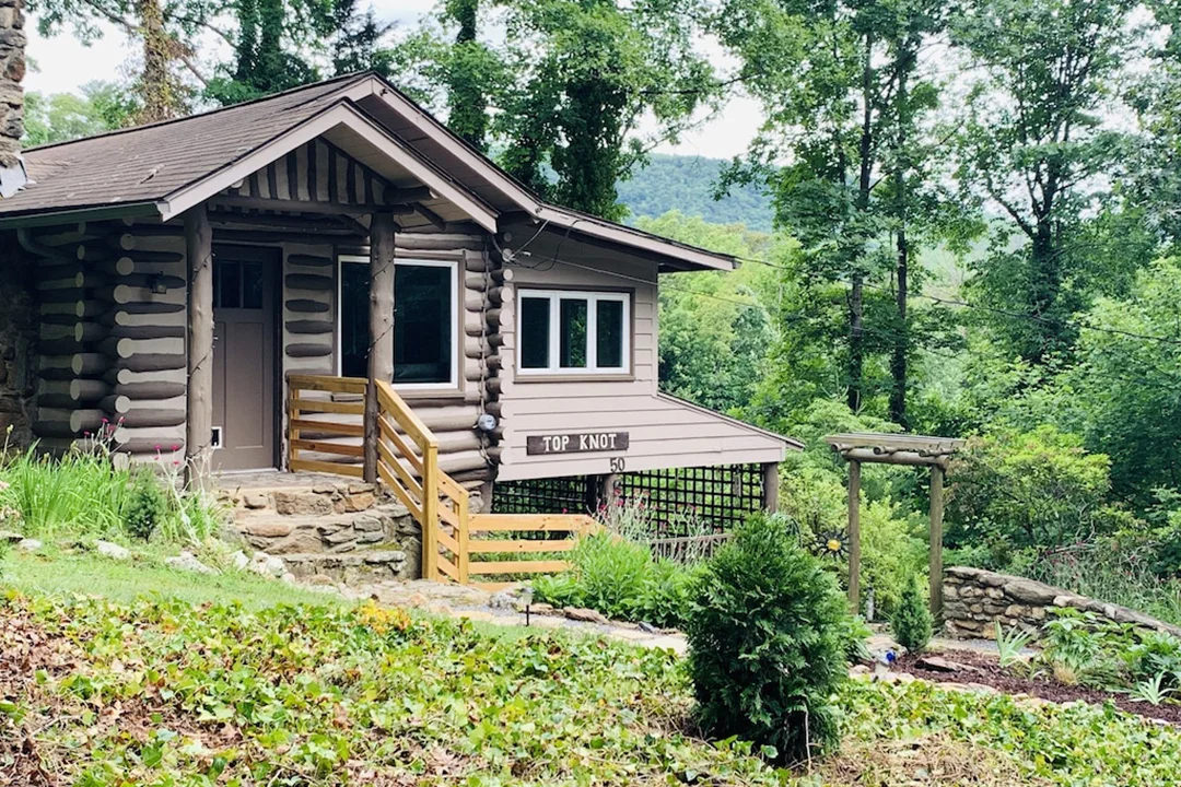 North-Carolina-Asheville-Modern-Vintage-Cabin-1
