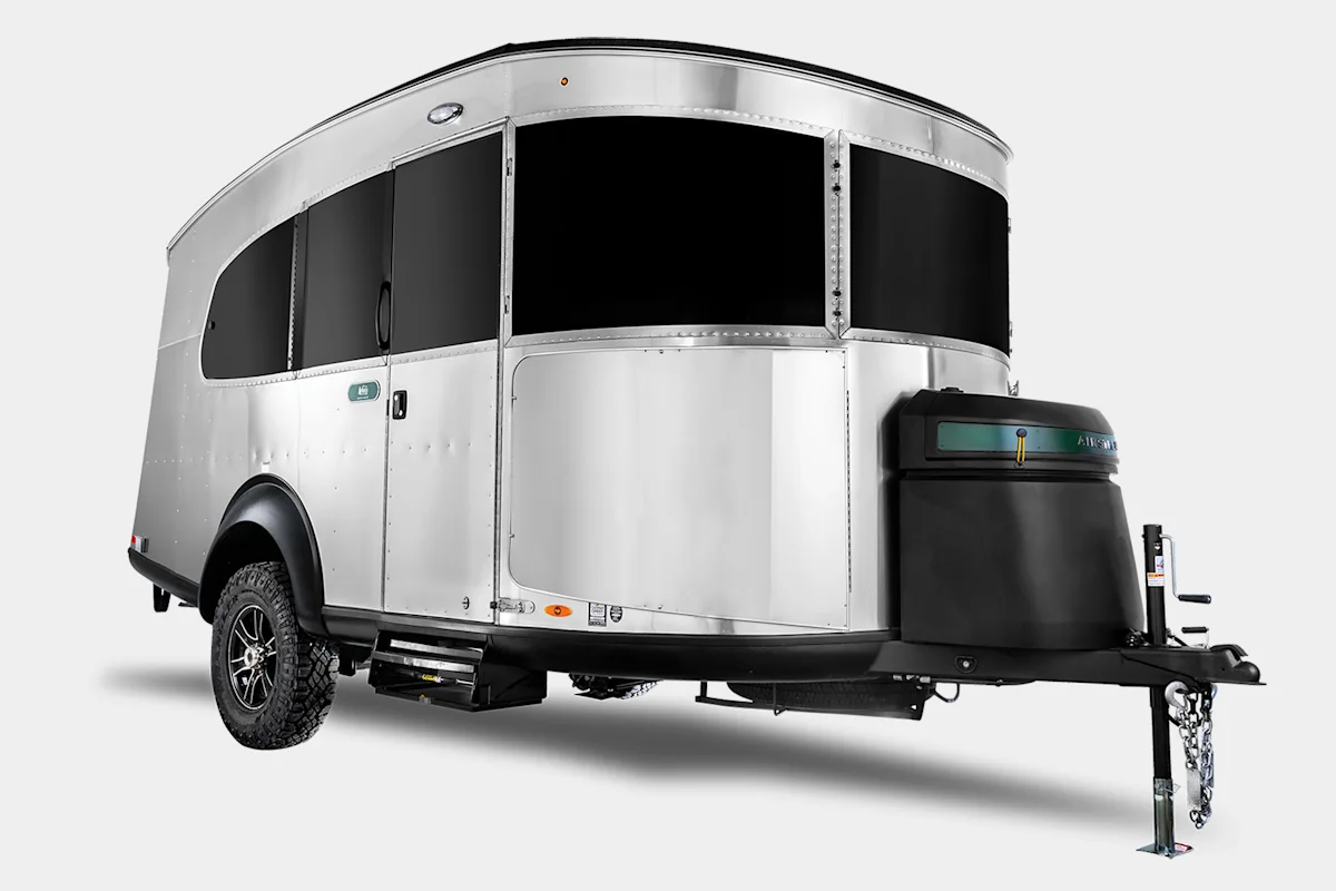 Airstream-REI-Basecamp-20x-Exterior
