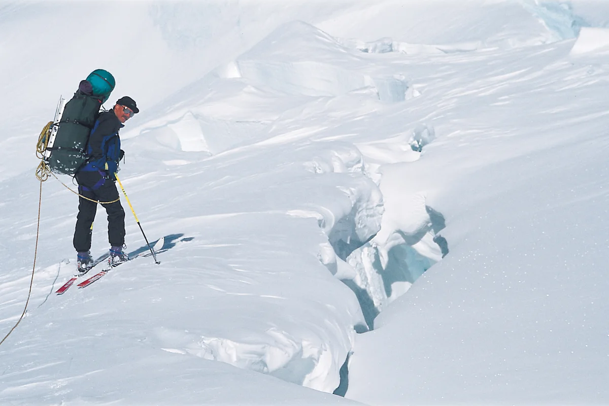 outdoor-research-ron-skiing