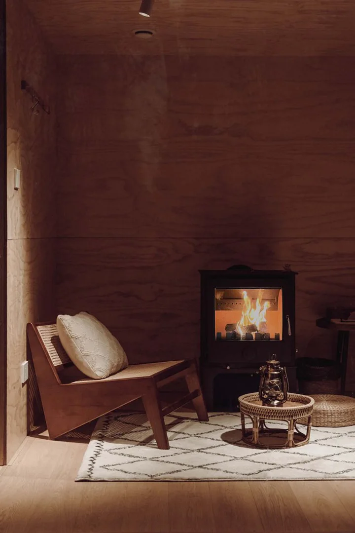 ark-cabin-wuhan-china-advanced-architecture-lab-woodstove