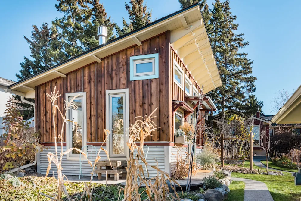 The 8 Best Cabin Rentals on Airbnb & Vrbo for a Trip to Banff, BC