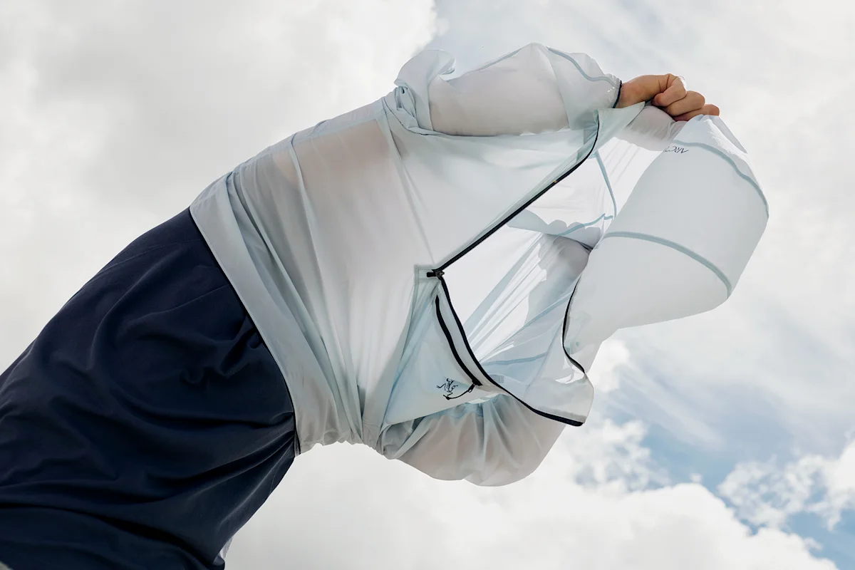 transparent-gear-feature-arcteryx-pulling-jacket-over-head