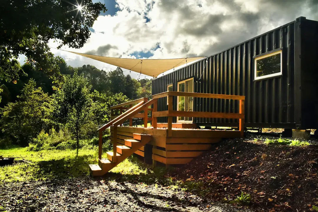 new-moon-cabin-marshall-north-carolina-exterior