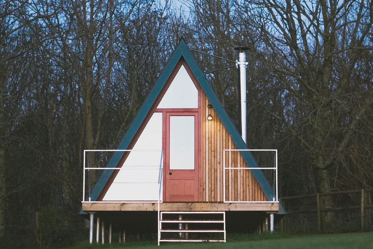 cornwall-glamping-sites-drift-farm-triangle-cabin