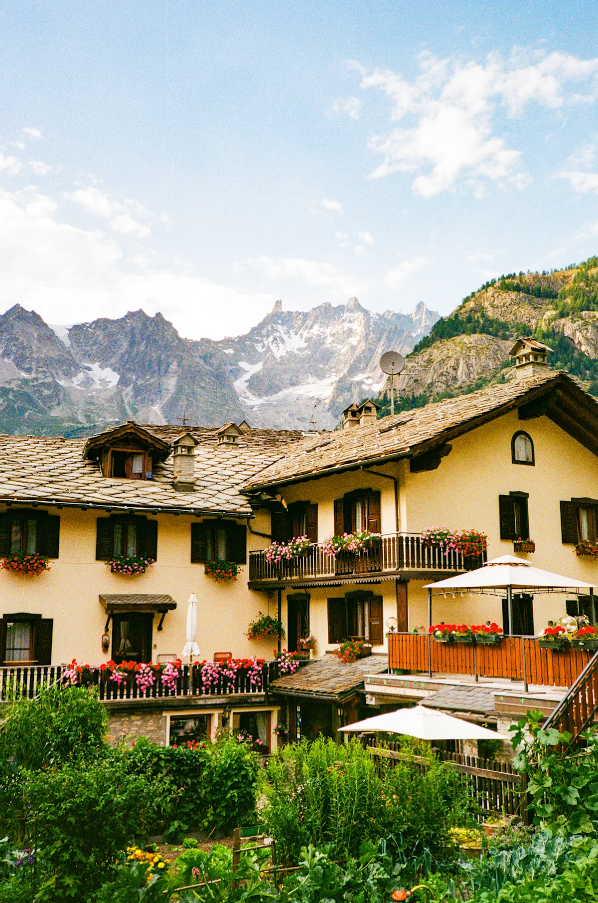 chalmers-tour-du-mont-blanc-cour-mayeur