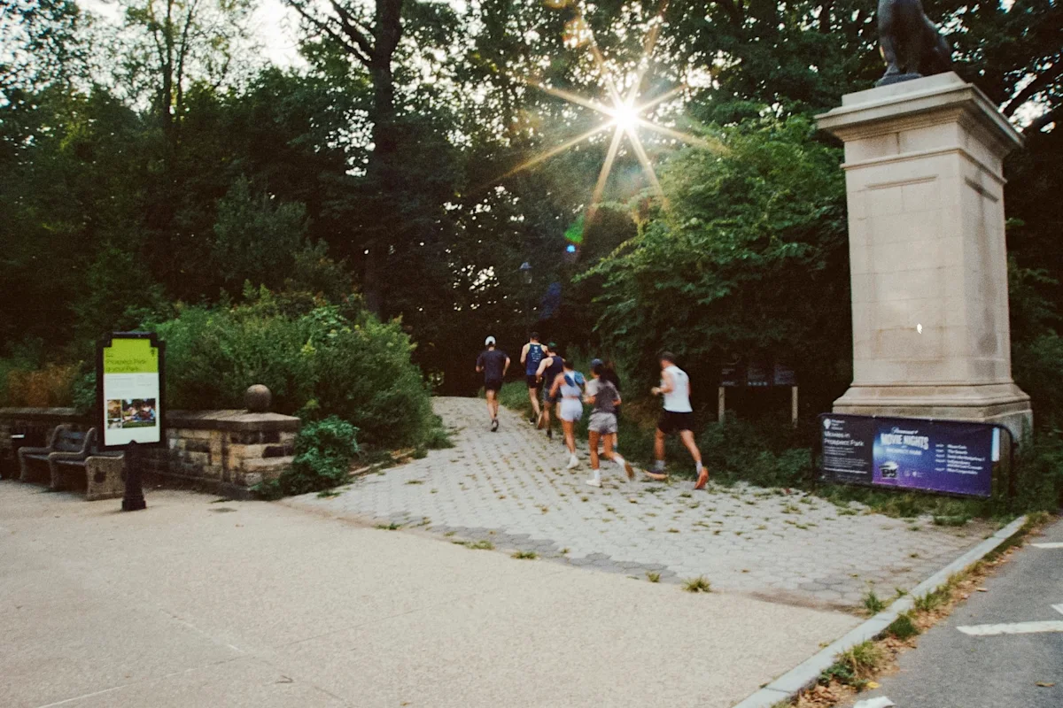 miler-running-dirt-city-recap-running-to-side-of-prospect-park