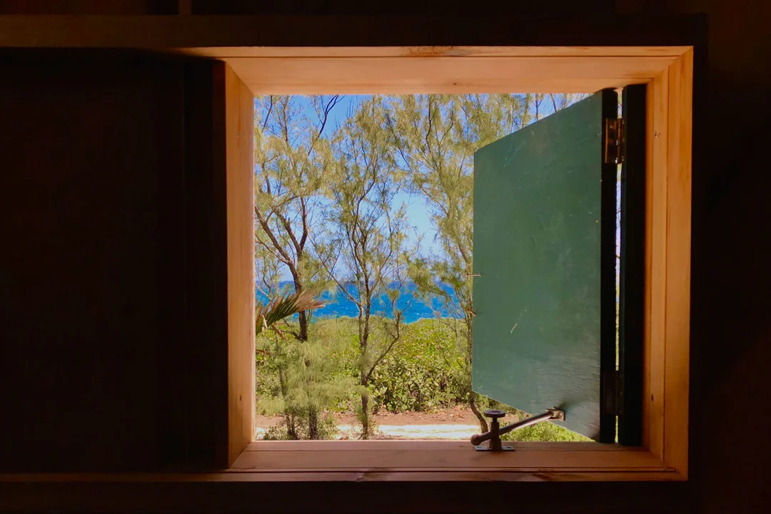 brillhut-eleuthera-bahamas-brillhart-architecture-window