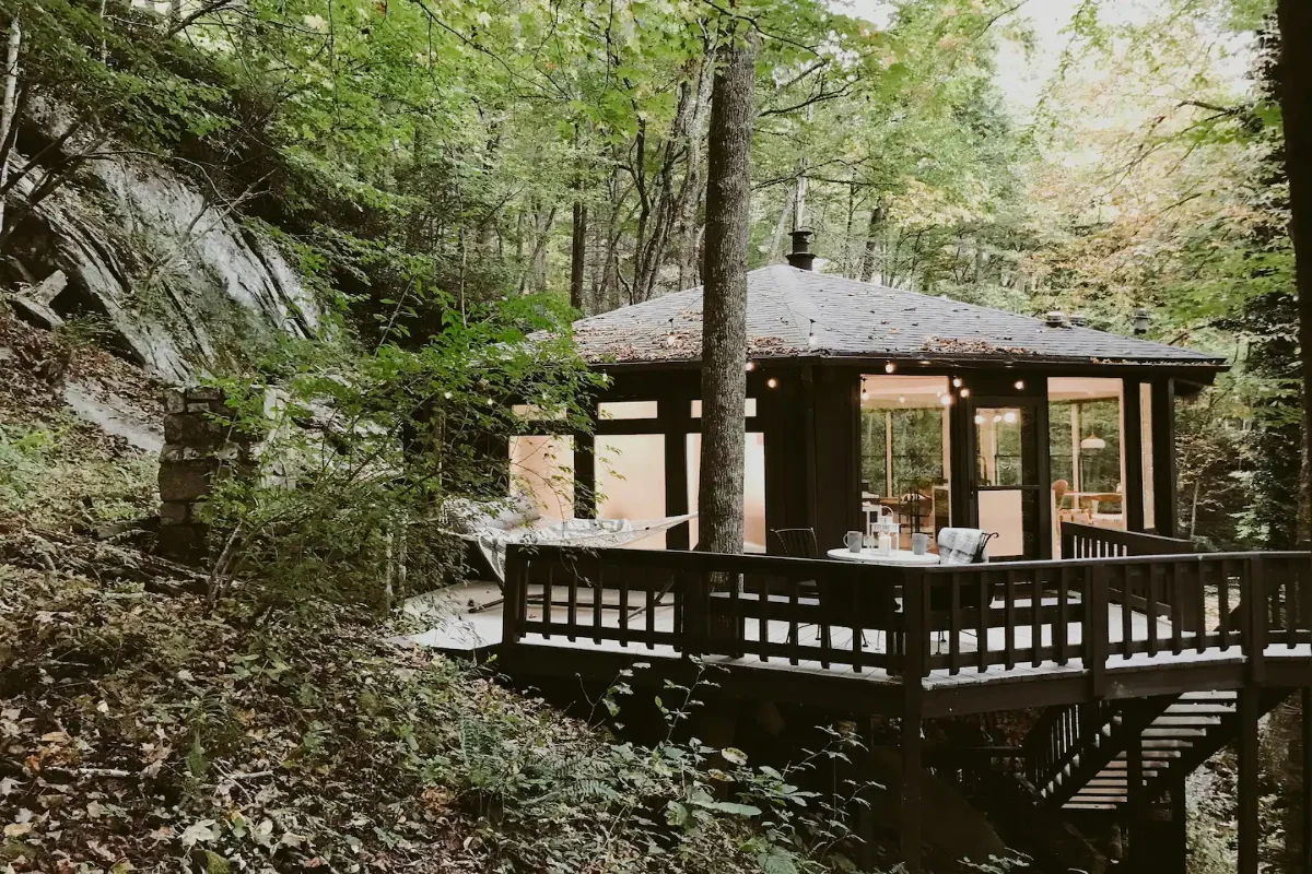 glass-treehouse-banner-elk-airbnb