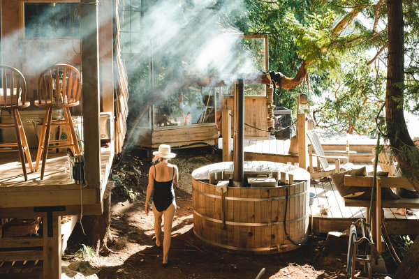 Wood Fired Hot Tub How They Work, Wooden Soaking Tub Outdoor