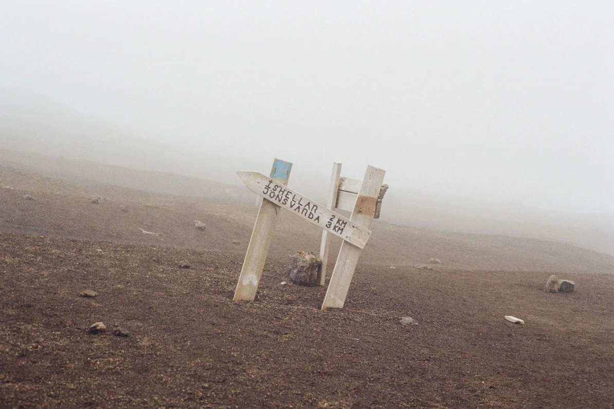 alex-eaton-laugavegur-trail-iceland-trail-signs