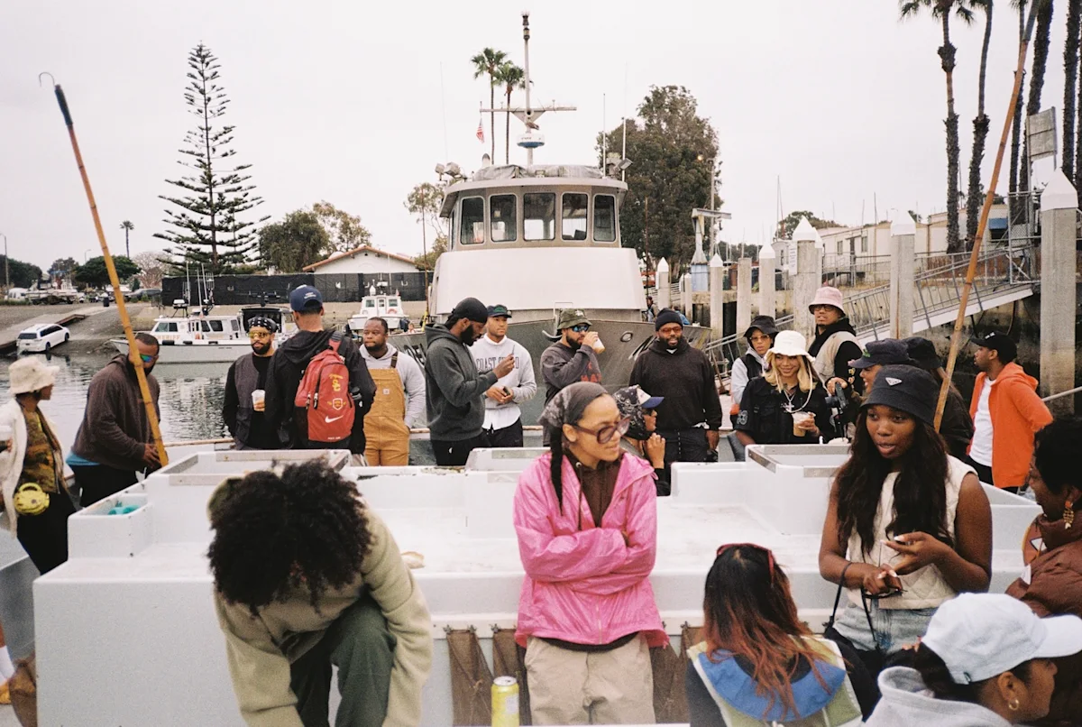 pacific-town-club-film-in-front-of-boat