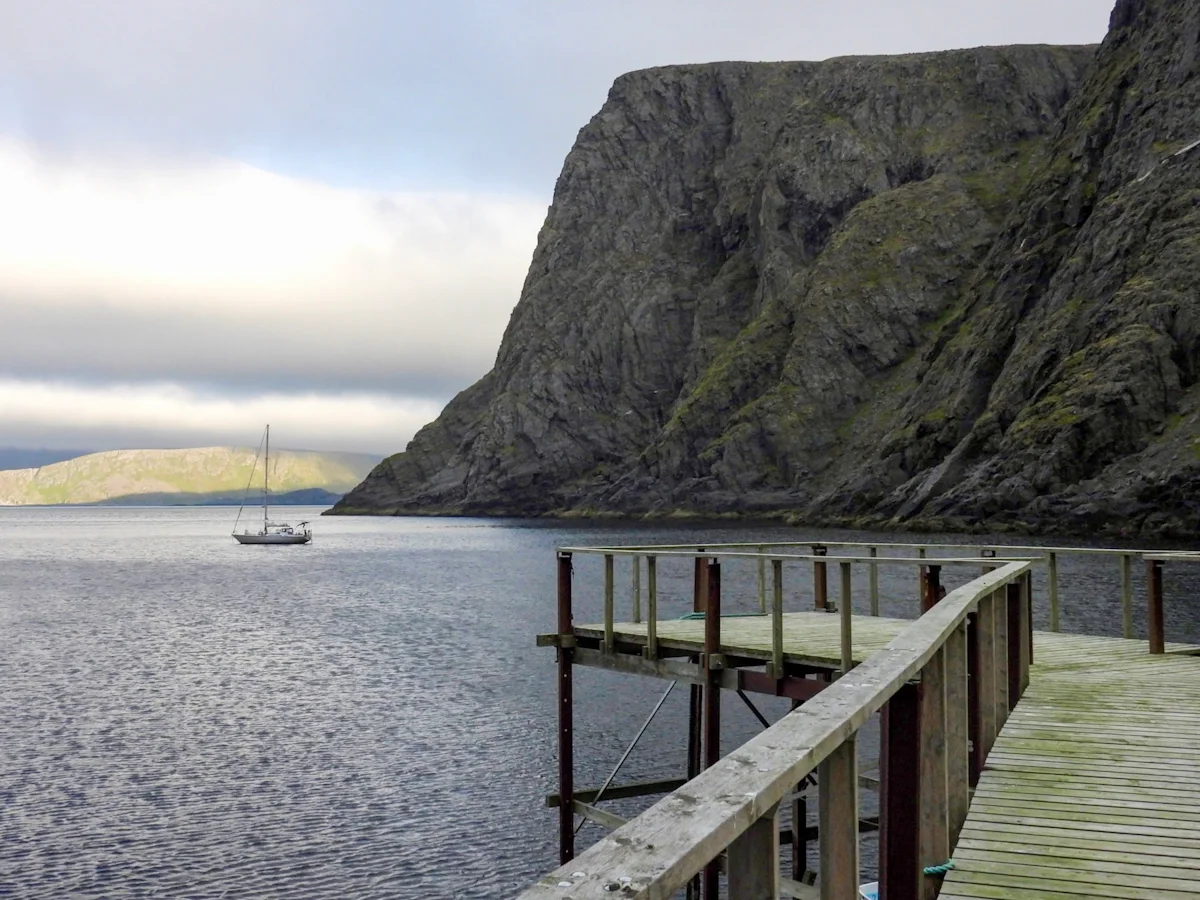 north-cape-sailing-maya-toebat-Mencia-at-anchor
