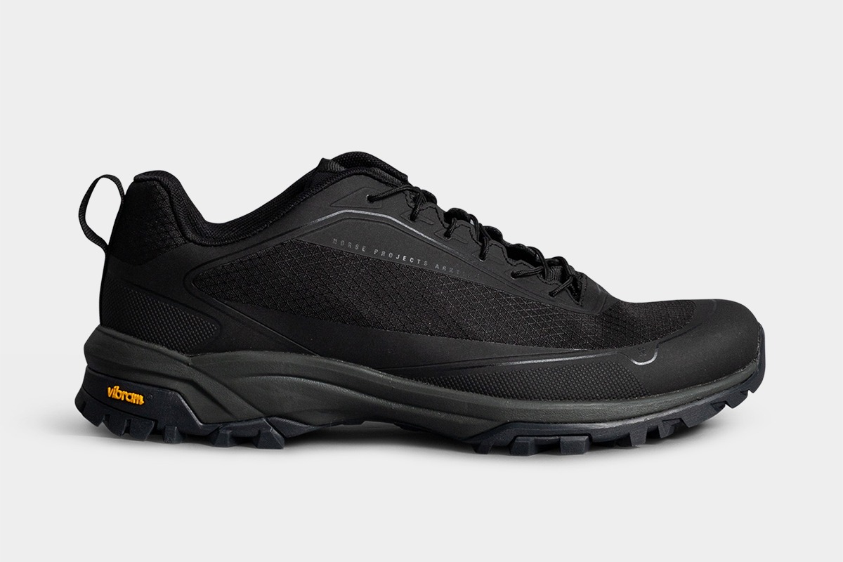 Full hotsell black runners