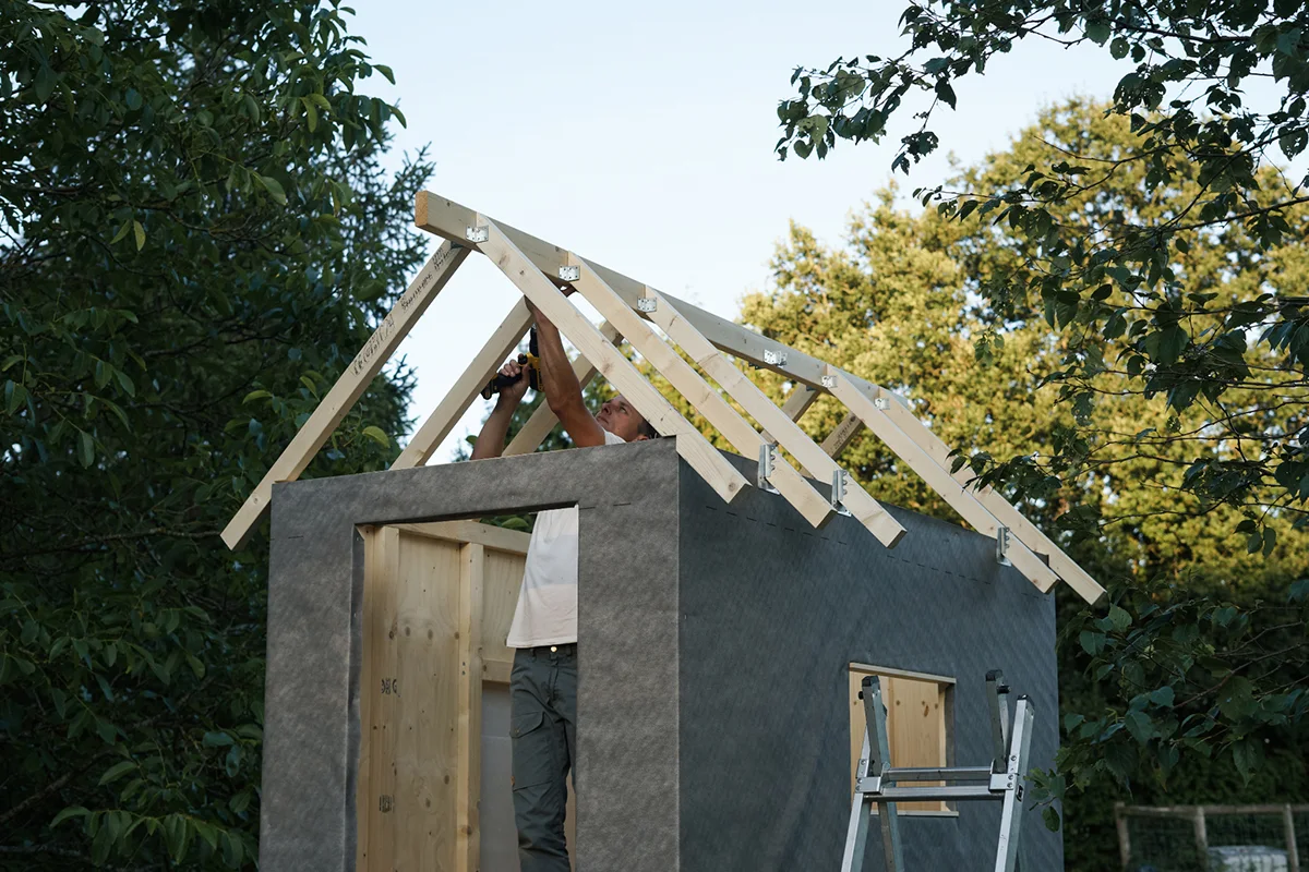Misc-Adv-Micro-Cabin-Fieldmag-1