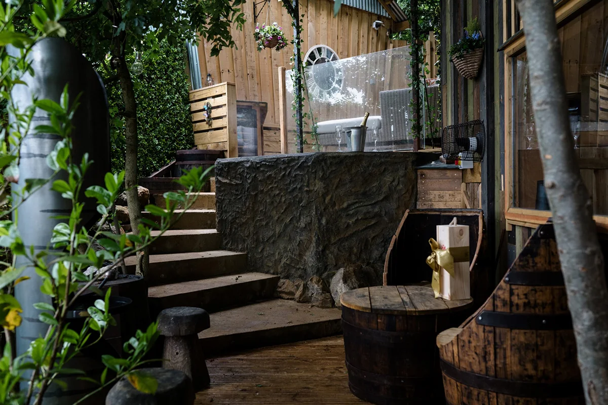 kent-glamping-guide-hobbity-treehouse