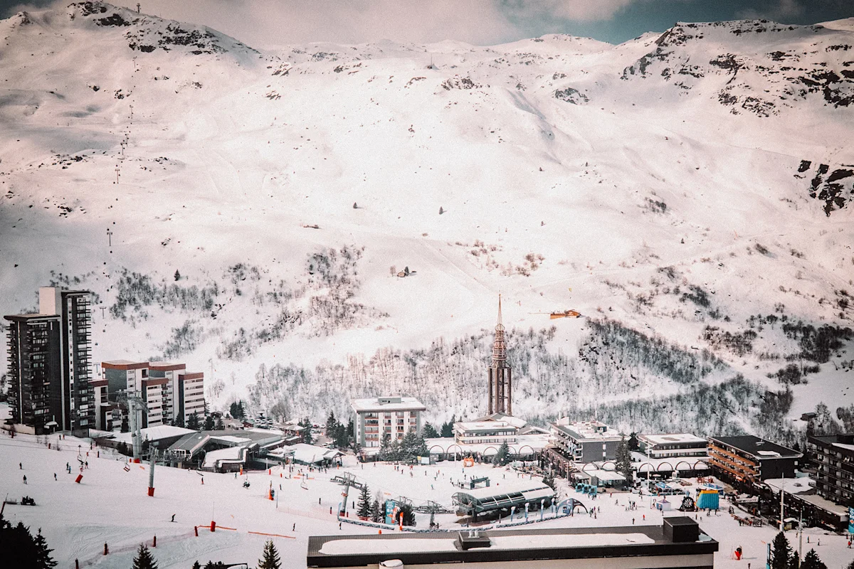 brent-rose-les-3-vallees-la-croisette-aerial-view