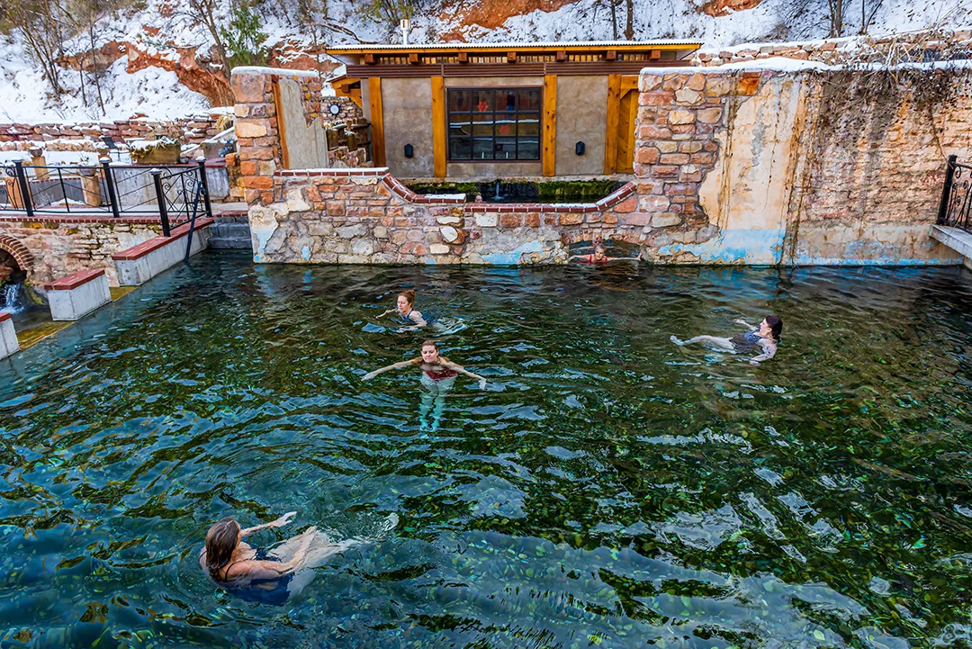 South-Dakota-Things-to-Do-Mocassin-Springs-Spa