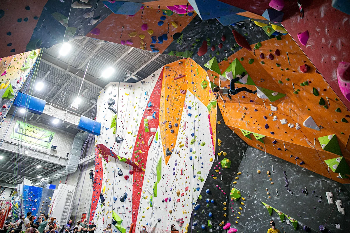 LIC-Cliffs-Climbing-Gym-NYC