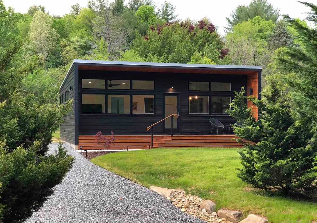 asheville-north-carolina-cabins-asheville-mountain-modern-1