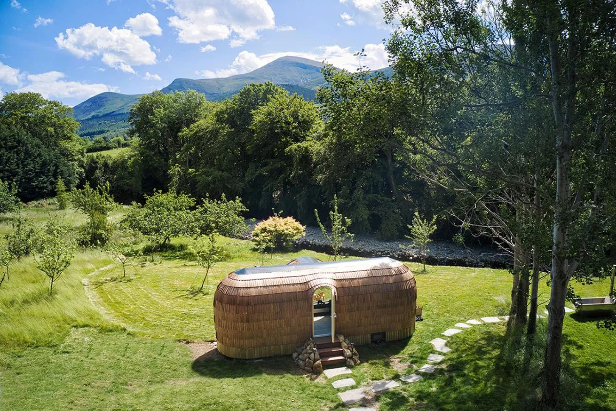 northern-ireland-glamping-sites-enniskeen-estate-exterior