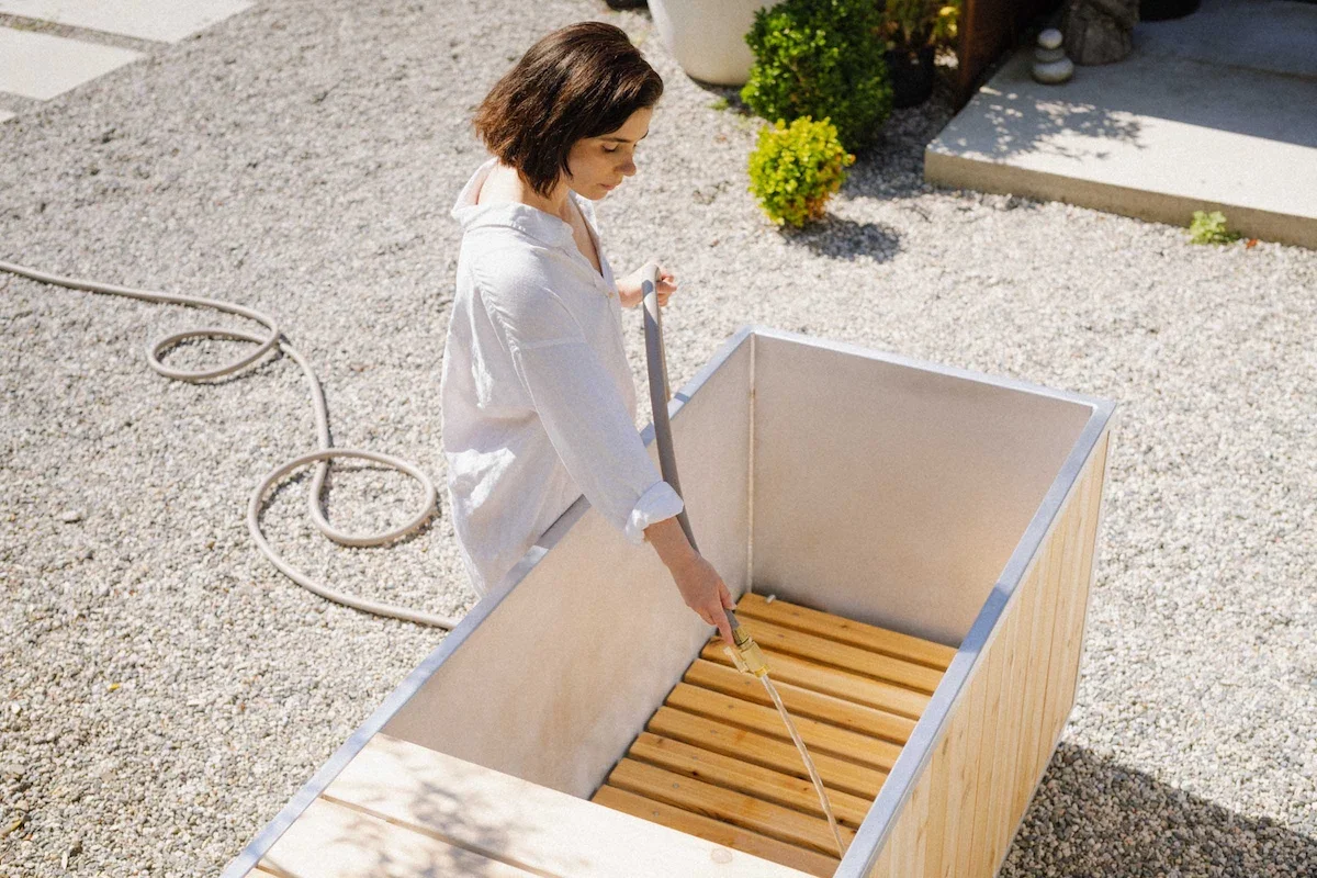 GOODLAND-Cold-Tub-Lifestyle-Empty-Tub