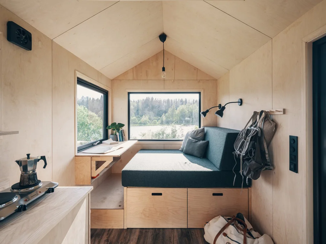 rast-prefab-cabin-norway-norske-mikrohus-interior-2