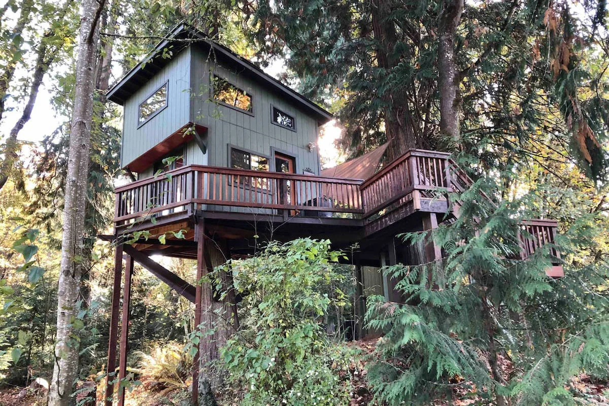 Washington-Treehouse-Panoramic-Views-Exterior