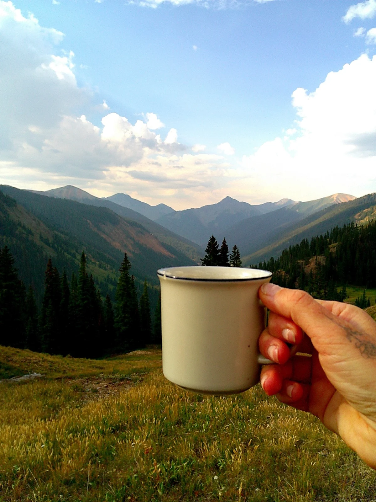 camp-snap-review-vertical-coffee-cup-in-frame