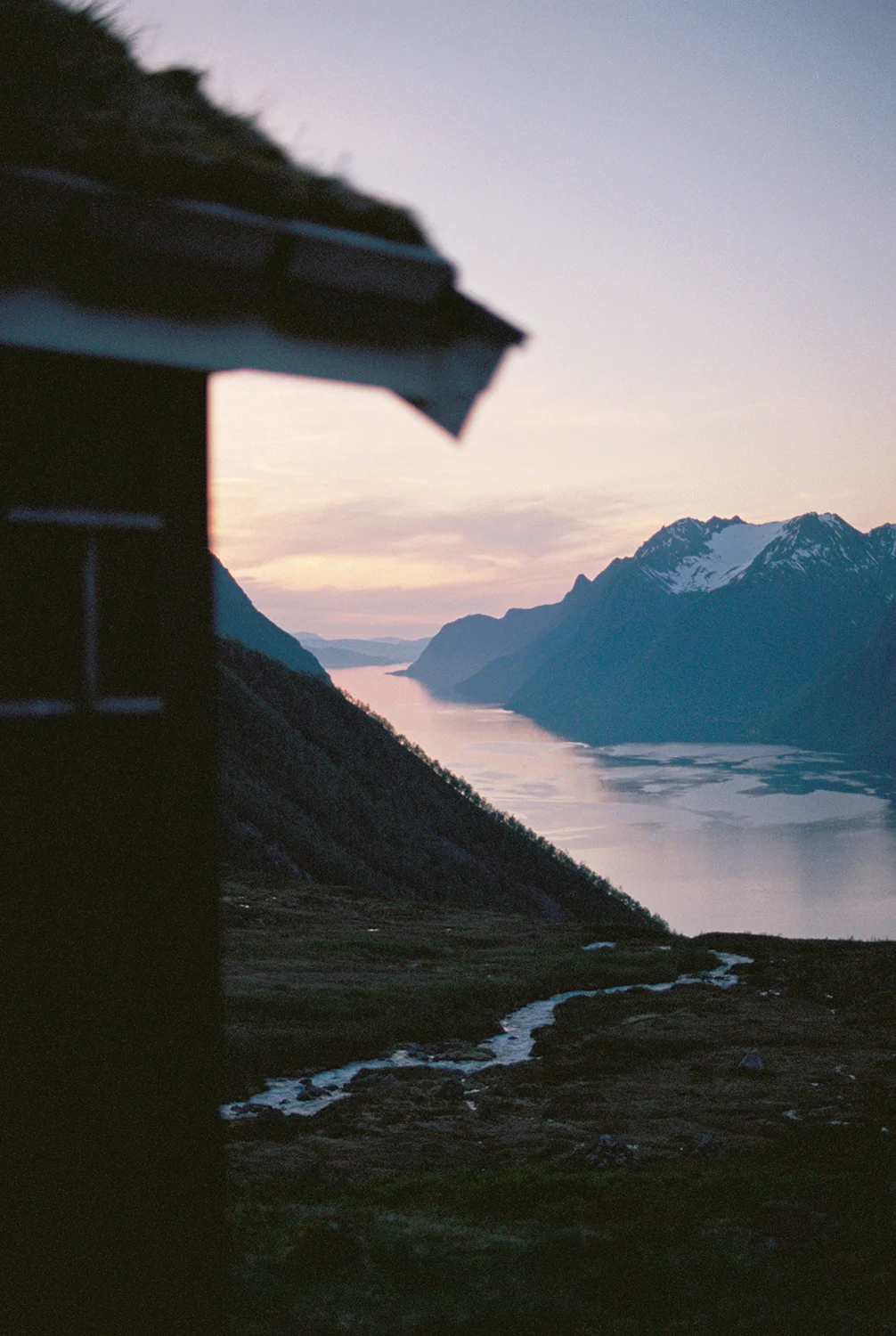 Amundsen-Sunmore-Hiking-15-hut